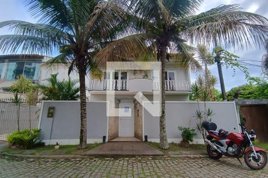 Fachada da Casa de casa à venda com 3 quartos, 360m² em Vargem Grande, Rio de Janeiro