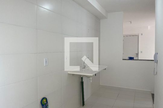 Cozinha de apartamento para alugar com 2 quartos, 46m² em Parque Santa Rosa, Suzano