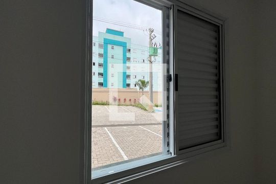 Vista do Quarto 1 de apartamento para alugar com 2 quartos, 46m² em Parque Santa Rosa, Suzano