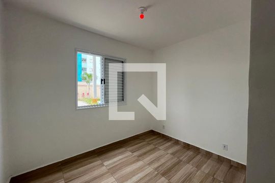 Quarto 2 de apartamento para alugar com 2 quartos, 46m² em Parque Santa Rosa, Suzano