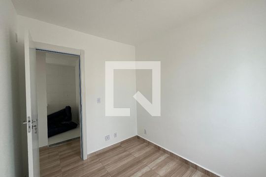 Quarto 1 de apartamento para alugar com 2 quartos, 46m² em Parque Santa Rosa, Suzano