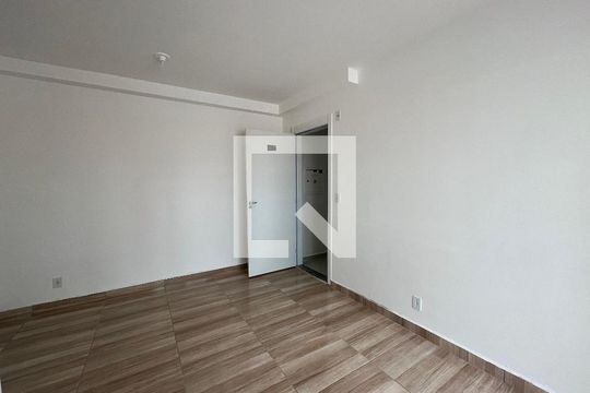 Sala de apartamento para alugar com 2 quartos, 46m² em Parque Santa Rosa, Suzano