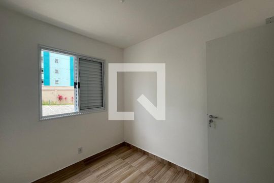 Quarto 1 de apartamento para alugar com 2 quartos, 46m² em Parque Santa Rosa, Suzano