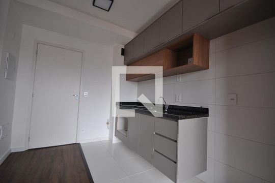Cozinha de apartamento para alugar com 1 quarto, 38m² em Vila Mazzei, São Paulo