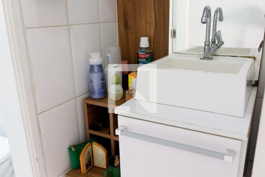 Banheiro de apartamento à venda com 2 quartos, 54m² em Novo Osasco, Osasco