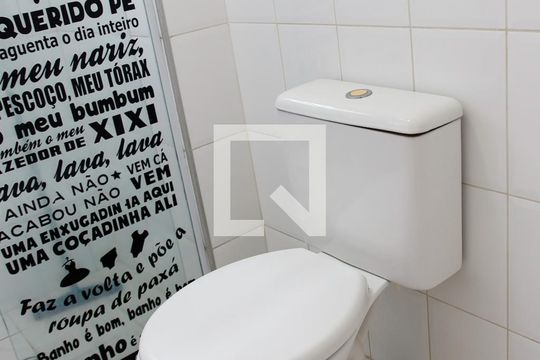 Banheiro de apartamento à venda com 2 quartos, 54m² em Novo Osasco, Osasco