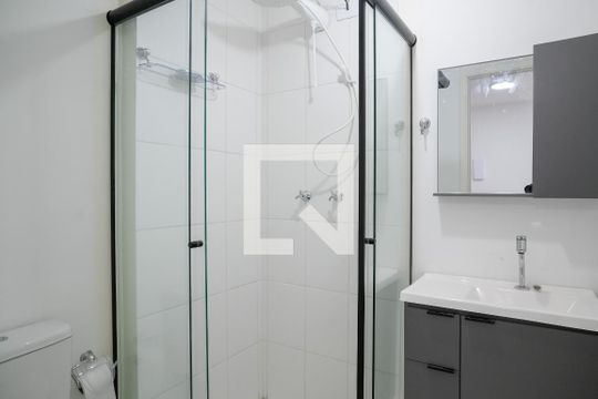Banheiro de apartamento para alugar com 1 quarto, 34m² em Vila Nair, São Paulo
