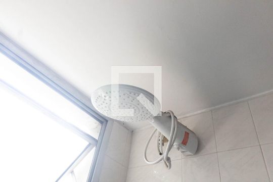 Banheiro de apartamento à venda com 2 quartos, 51m² em Lauzane Paulista, São Paulo