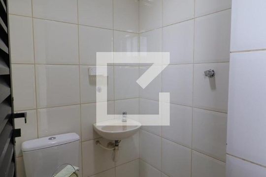Banheiro de serviço de apartamento para alugar com 2 quartos, 73m² em Jardim Paulista, Ribeirão Preto