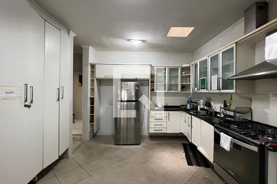 Cozinha de casa à venda com 6 quartos, 300m² em Vila Madalena, São Paulo