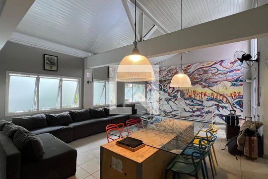 Salas de casa à venda com 6 quartos, 300m² em Vila Madalena, São Paulo