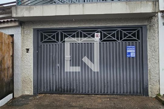 Fachada de casa à venda com 3 quartos, 250m² em Cidade Líder, São Paulo