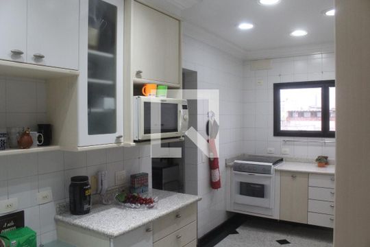 Cozinha de apartamento à venda com 3 quartos, 130m² em Jardim São Paulo, São Paulo