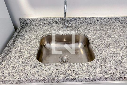 Cozinha de apartamento para alugar com 1 quarto, 35m² em Brás, São Paulo
