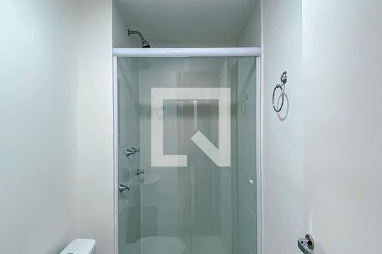 Banheiro de apartamento para alugar com 1 quarto, 35m² em Brás, São Paulo