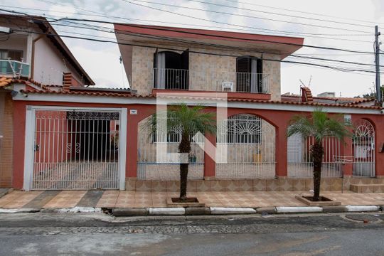 Fachada de casa à venda com 5 quartos, 480m² em City Bussocaba, Osasco