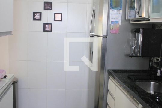 Cozinha de apartamento à venda com 3 quartos, 76m² em Picanço, Guarulhos