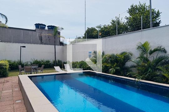 Piscina de apartamento para alugar com 1 quarto, 24m² em Sé, São Paulo