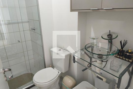Banheiro de apartamento para alugar com 1 quarto, 24m² em Sé, São Paulo