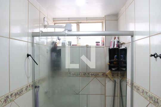 Banheiro de apartamento para alugar com 2 quartos, 60m² em Jardim Goiás, Goiânia