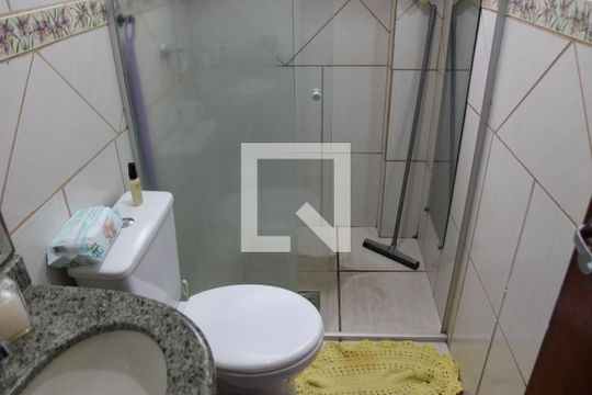 Banheiro de apartamento para alugar com 2 quartos, 60m² em Jardim Goiás, Goiânia