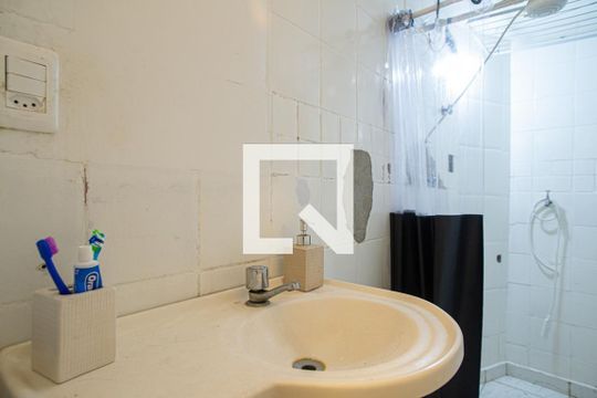 Banheiro de apartamento à venda com 1 quarto, 33m² em Bela Vista, São Paulo