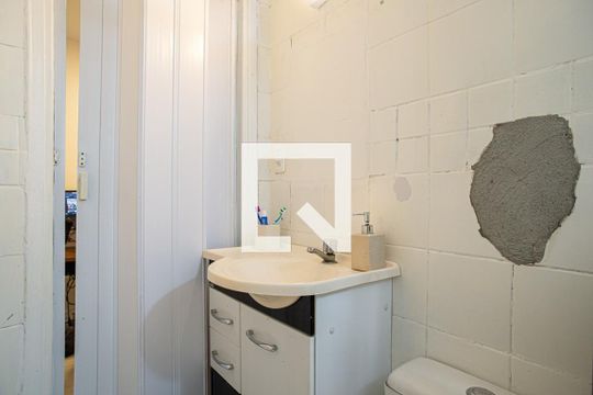 Banheiro de apartamento à venda com 1 quarto, 33m² em Bela Vista, São Paulo