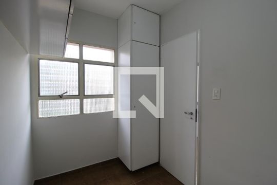 Quarto de Serviço de apartamento à venda com 3 quartos, 130m² em Itaim Bibi, São Paulo