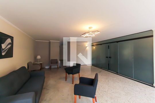 Hall de apartamento à venda com 3 quartos, 118m² em Vila Bertioga, São Paulo