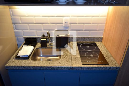 Cozinha de kitnet/studio à venda com 1 quarto, 25m² em Pinheiros, São Paulo