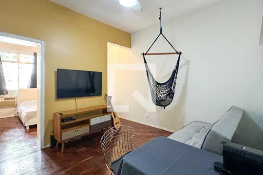 Apartamento à venda com 1 quarto, 40m² em Leme, Rio de Janeiro