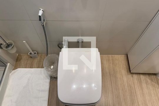 Suíte 1 - Banheiro de apartamento à venda com 4 quartos, 186m² em Recreio dos Bandeirantes, Rio de Janeiro