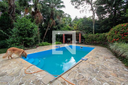 Piscina de casa de condomínio à venda com 4 quartos, 400m² em Itanhangá, Rio de Janeiro