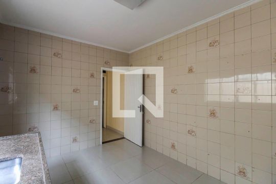 Cozinha de casa para alugar com 4 quartos, 112m² em Vila Darli, São Paulo