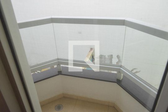 Escritório de casa para alugar com 3 quartos, 470m² em Vila Carrão, São Paulo