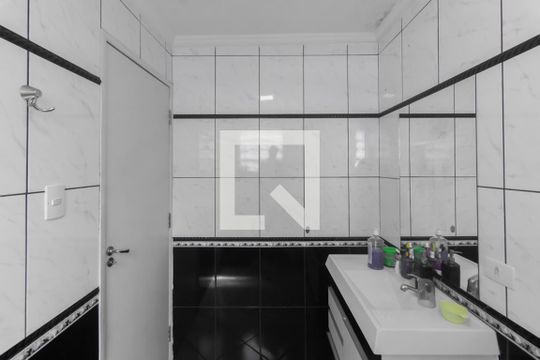 Banheiro de casa à venda com 3 quartos, 220m² em Jardim Maringa, São Paulo