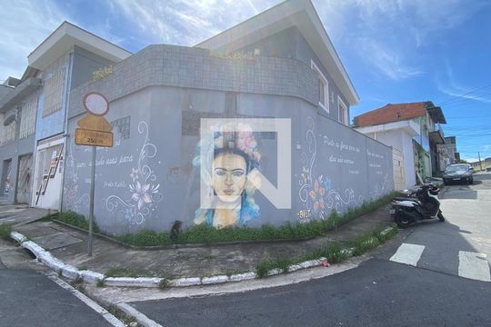 Fachada de casa à venda com 3 quartos, 220m² em Jardim Maringa, São Paulo