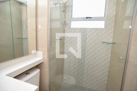 Banheiro de apartamento para alugar com 2 quartos, 52m² em Cecília, Viamão
