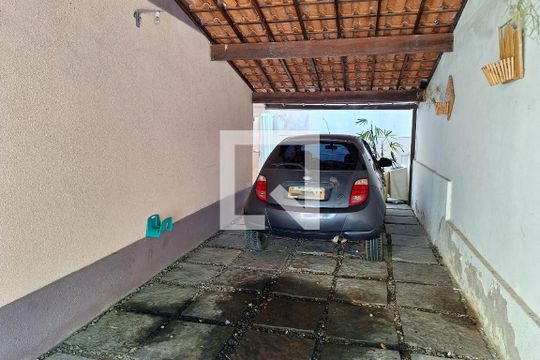 Garagem de casa de condomínio à venda com 4 quartos, 170m² em Maria Paula, Niterói