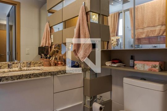 Suíte de apartamento para alugar com 2 quartos, 67m² em Passo D’areia, Porto Alegre