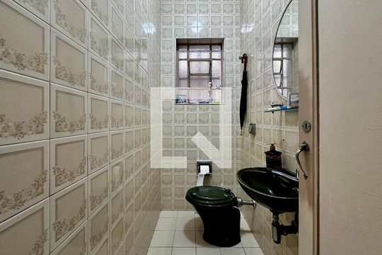 Lavabo  de casa à venda com 3 quartos, 220m² em Santo Amaro, São Paulo