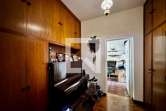 Closet de casa à venda com 3 quartos, 220m² em Santo Amaro, São Paulo