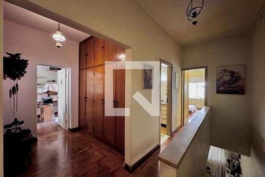  Corredor Quartos  de casa à venda com 3 quartos, 220m² em Santo Amaro, São Paulo