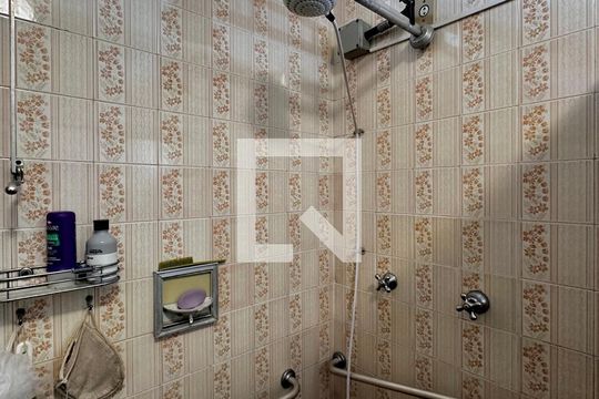 Banheiro de casa à venda com 3 quartos, 220m² em Santo Amaro, São Paulo