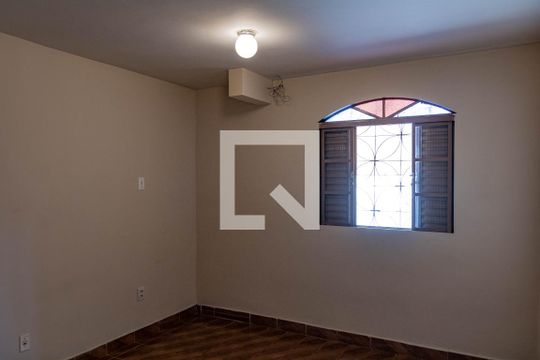 Quarto  de casa para alugar com 3 quartos, 656m² em Alto Caiçaras, Belo Horizonte
