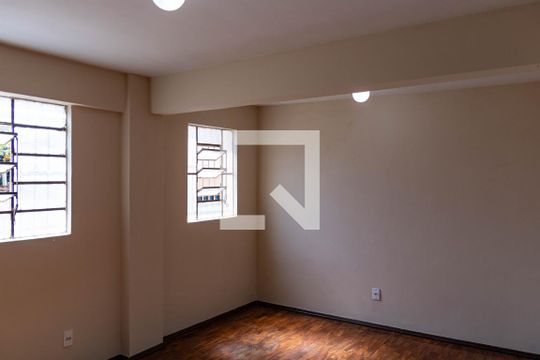 Quarto  de casa para alugar com 3 quartos, 656m² em Alto Caiçaras, Belo Horizonte