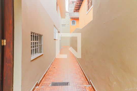 Quintal de casa para alugar com 4 quartos, 140m² em Jardim Ester Yolanda, São Paulo