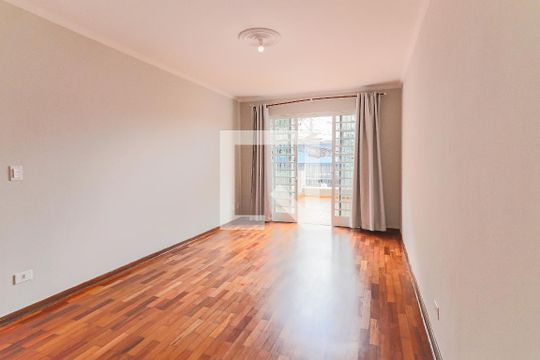 Casa para alugar com 4 quartos, 140m² em Jardim Ester Yolanda, São Paulo
