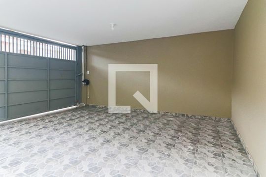 Garagem de casa para alugar com 4 quartos, 140m² em Jardim Ester Yolanda, São Paulo