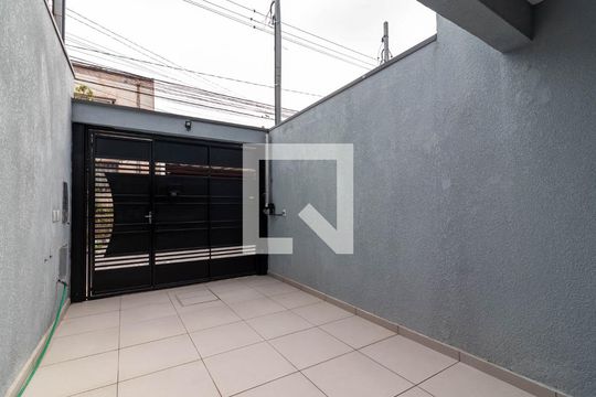 Garagem de casa à venda com 4 quartos, 120m² em Parque Peruche, São Paulo